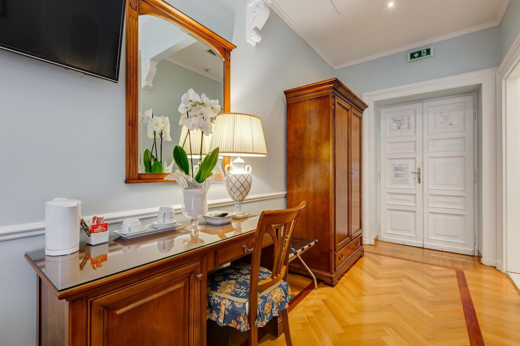 Hotel Cellini 3*