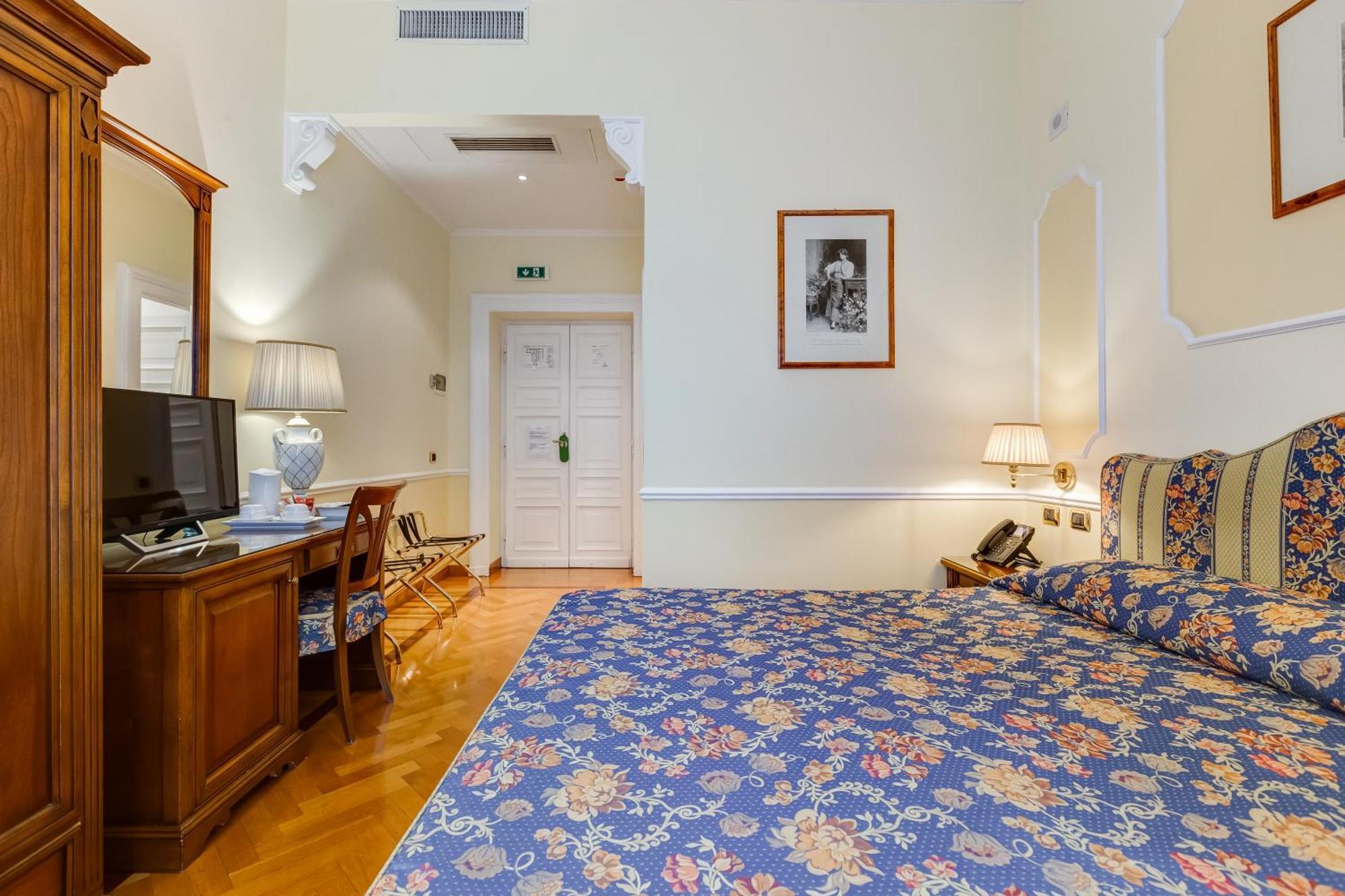 Cellini Hotel