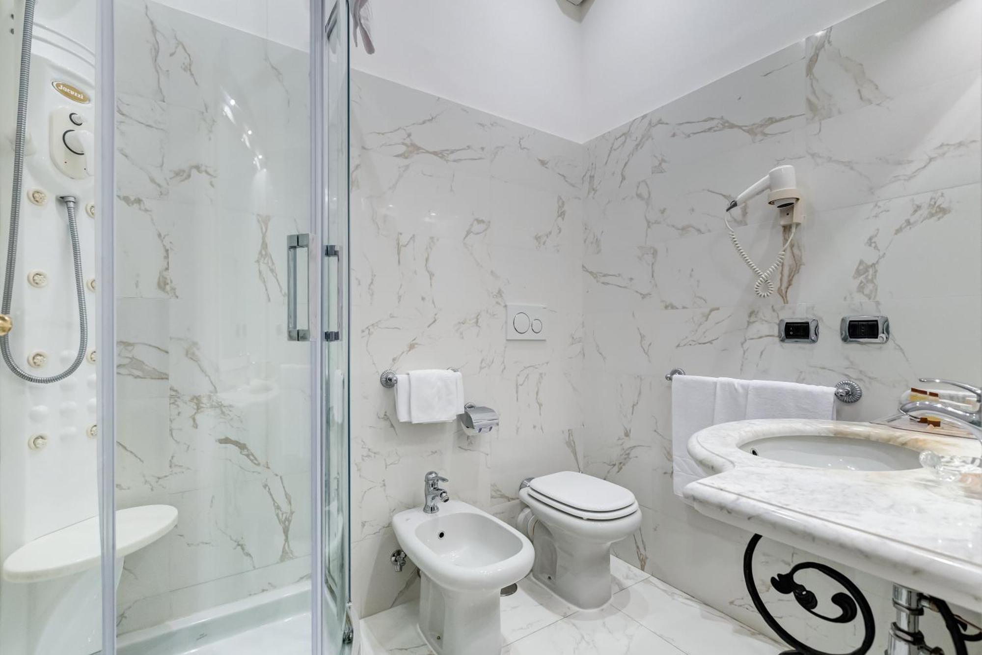 Hotell Cellini 3*
