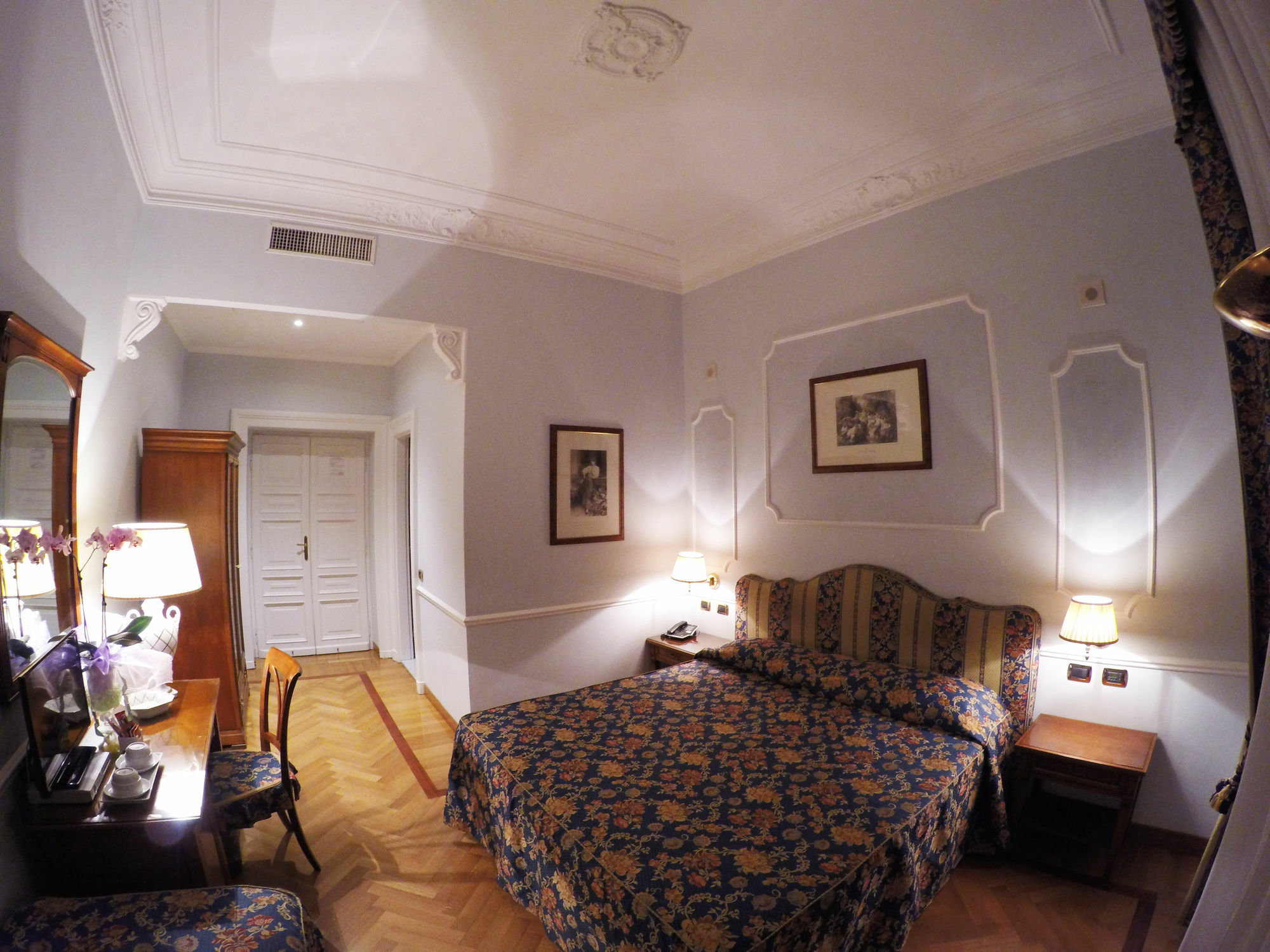 Cellini Hotell
